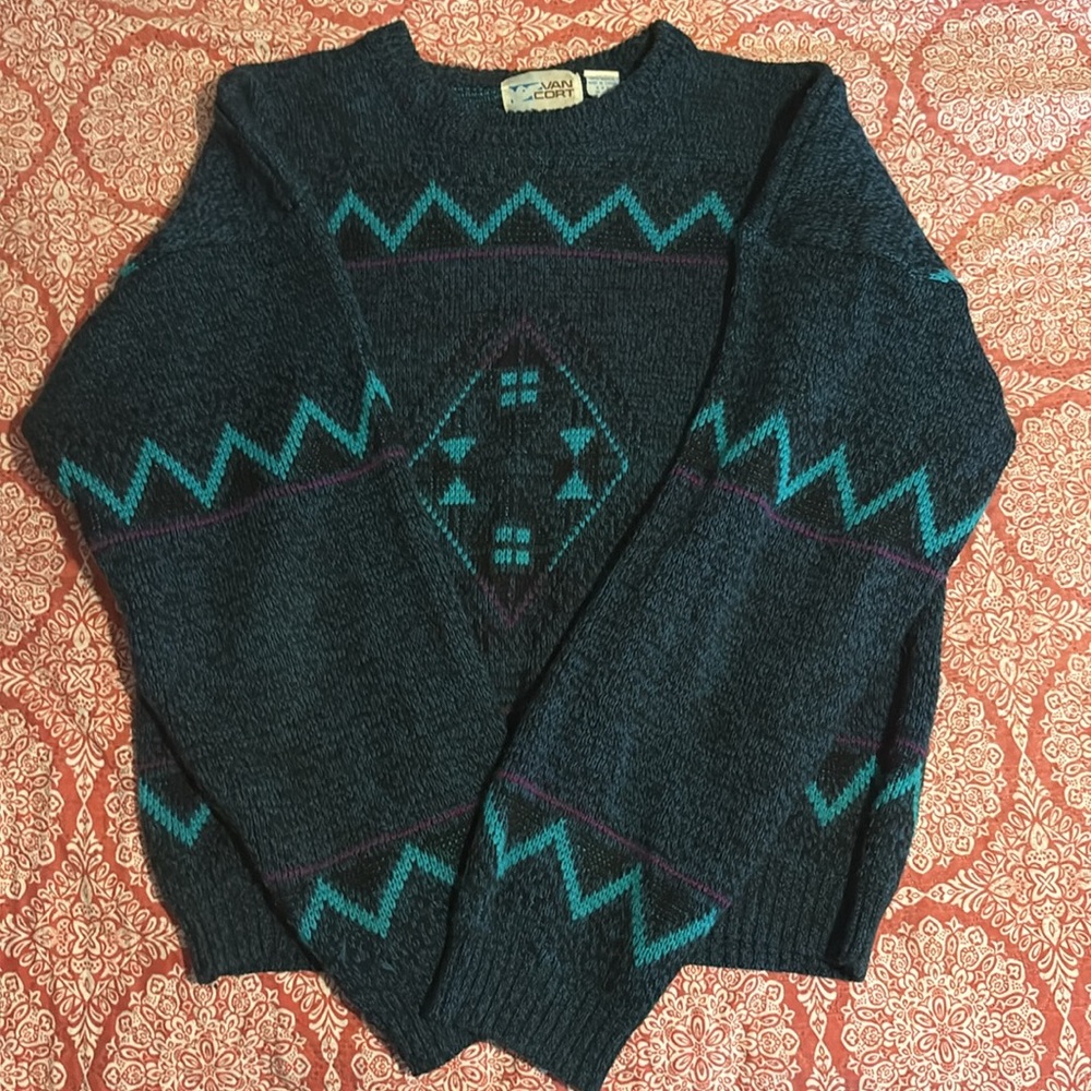 Vintage 90s Van Cort Aztec Sweater
100% Acrylic
Size: Large